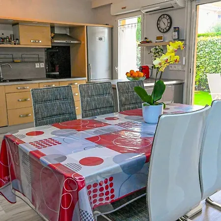 Apartment Beautiful With Garden Frejus